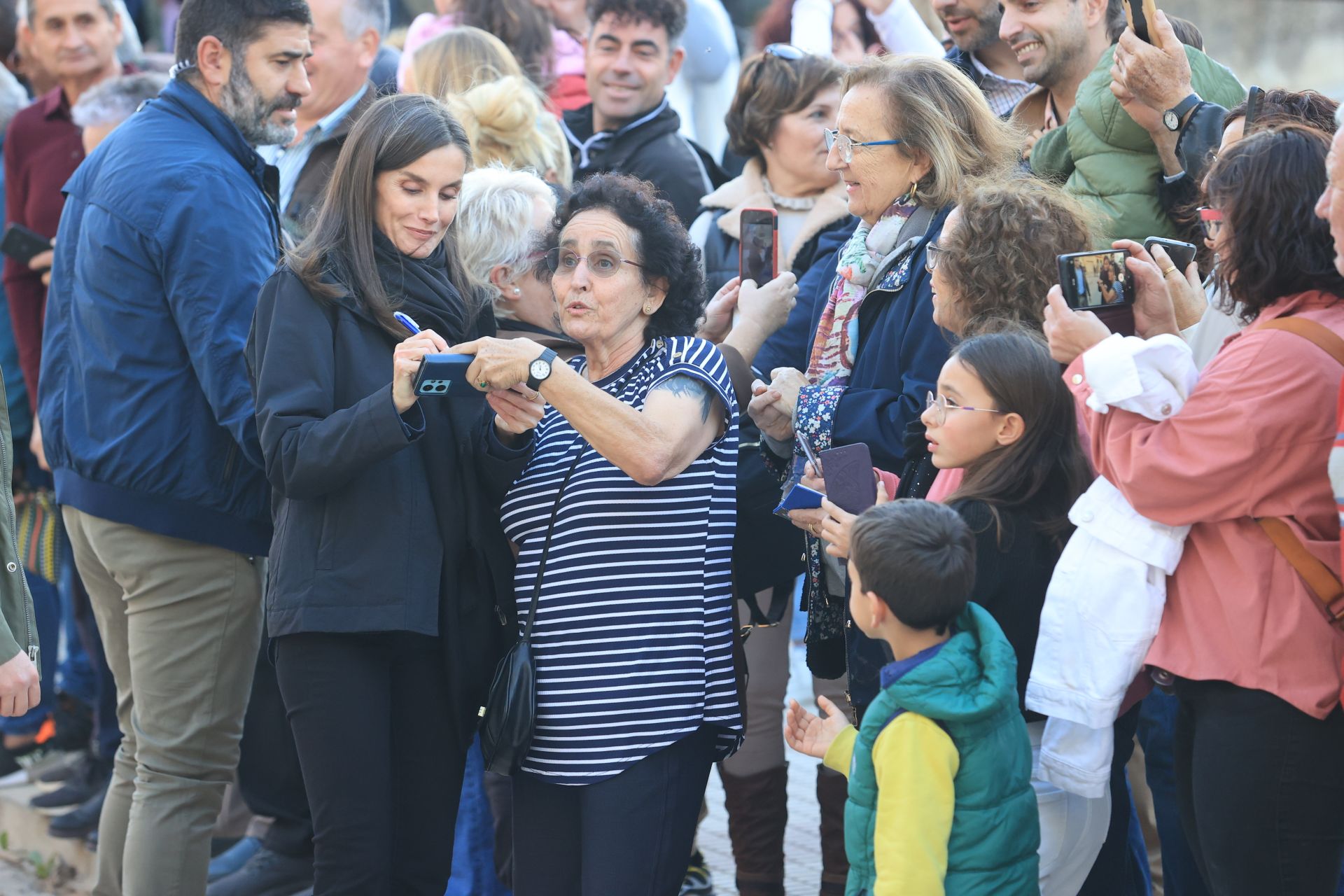 Las imágenes del multitudinario recibimiento a los Reyes en Letur