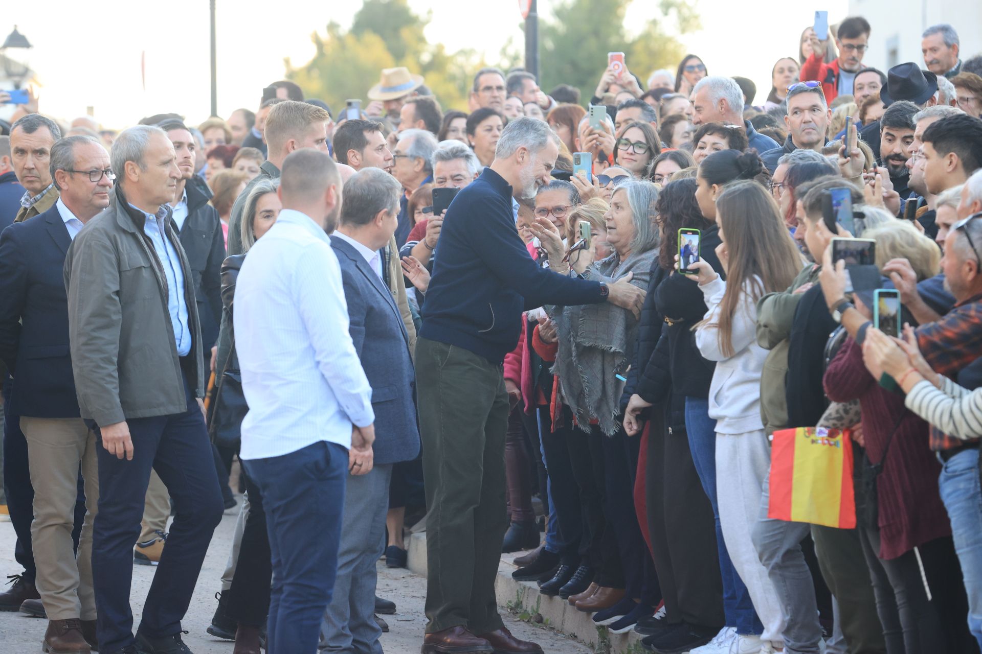 Las imágenes del multitudinario recibimiento a los Reyes en Letur