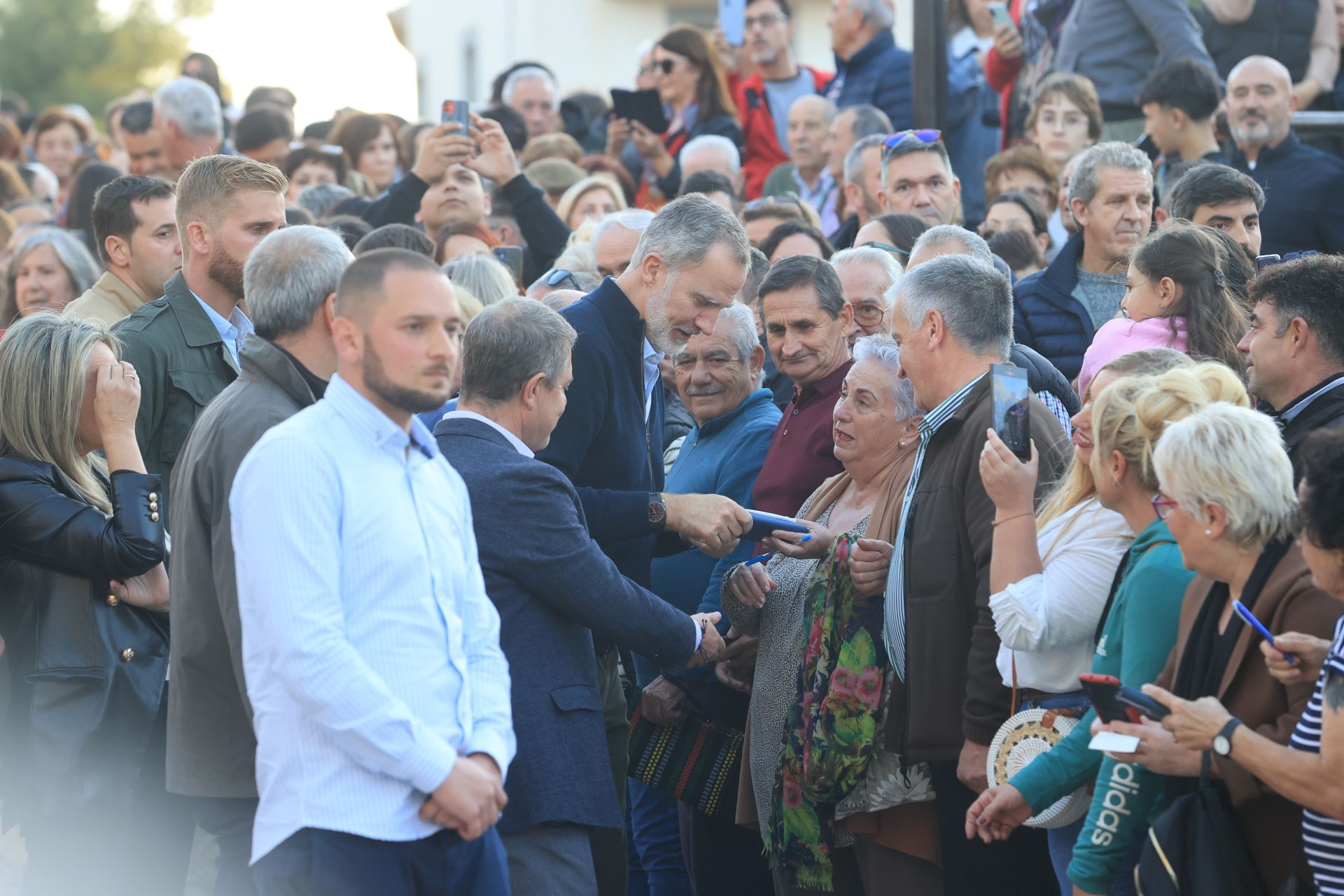 Las imágenes del multitudinario recibimiento a los Reyes en Letur