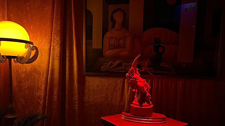 Interior de la coctelería Satán