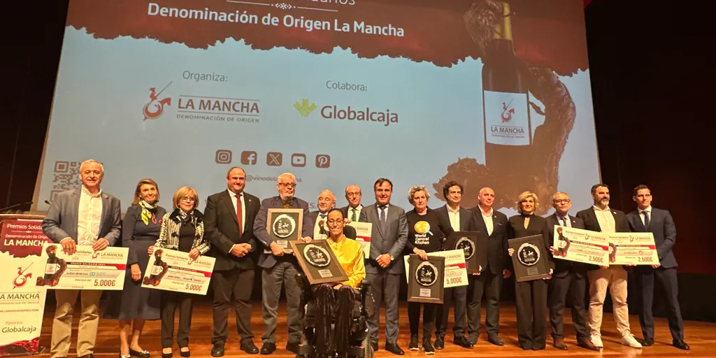 Vino y solidaridad en los premios de la DO La Mancha a Sandra Golpe, Millán Salcedo, Pepe Rodríguez y Teresa Perales