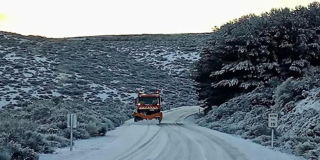 Listas 180máquinas quitanieves para la llegada del invierno en Castilla-La Mancha