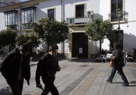 Polémica en el Conservatorio de Danza de Córdoba: los padres invitan al delegado de Educación a «investigar» los suelos en una visita