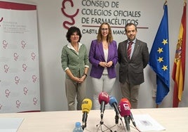 El Colegios Farmacéuticos y la consejería de Igualdad presentan la campaña «No estás sola, consulta a tu farmacéutico o farmacéutica»