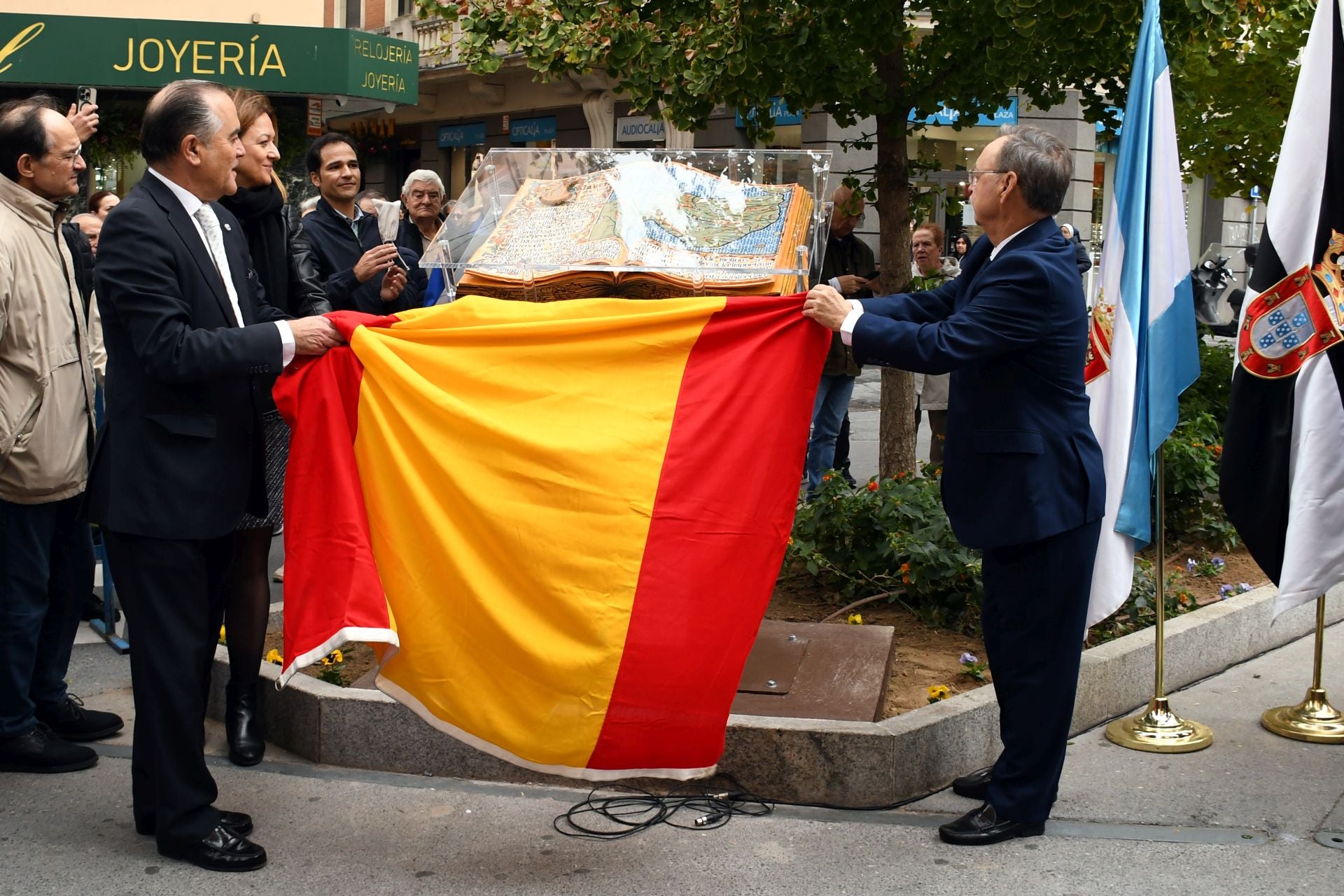 Talavera ya expone una réplica en cerámica de la Tábula Rogeriana del autor ceutí Al-Idrisi