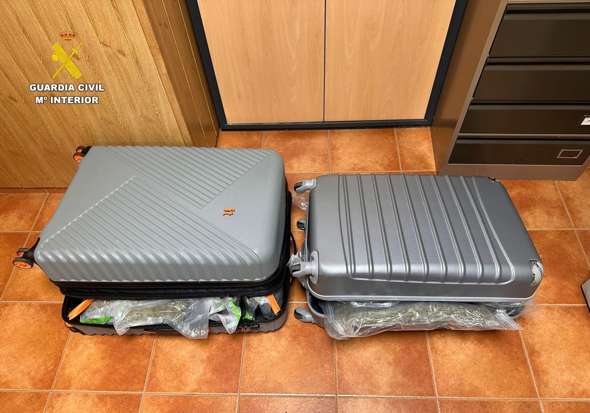 Detenido en Segovia un hombre de 36 años que viajaba en un autobús con dos maletas con más de 18 kilos de marihuana