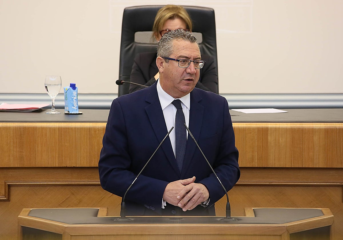 El presidente de la Diputación de Alicante, Toni Pérez, durante el Pleno del Debate del Estado de la Provincia, este viernes