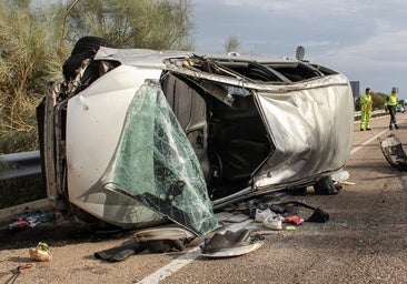 Un fallecido y seis heridos en el vuelco de una furgoneta en Espeja (Salamanca)