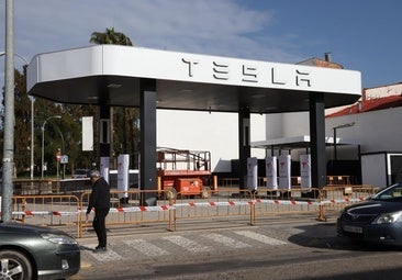 Tesla ultima la apertura de su primera electrolinera en Córdoba