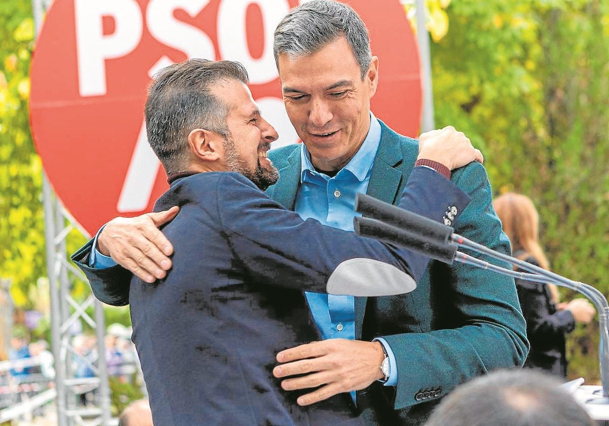 Luis Tudanca y Pedro Sánchez, en una imagen de archivo en un acto público del PSOE en Castilla y León