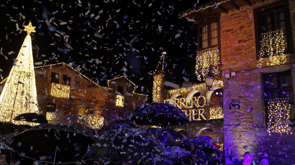 Puebla de Sanabria iluminado por Ferrero Rocher