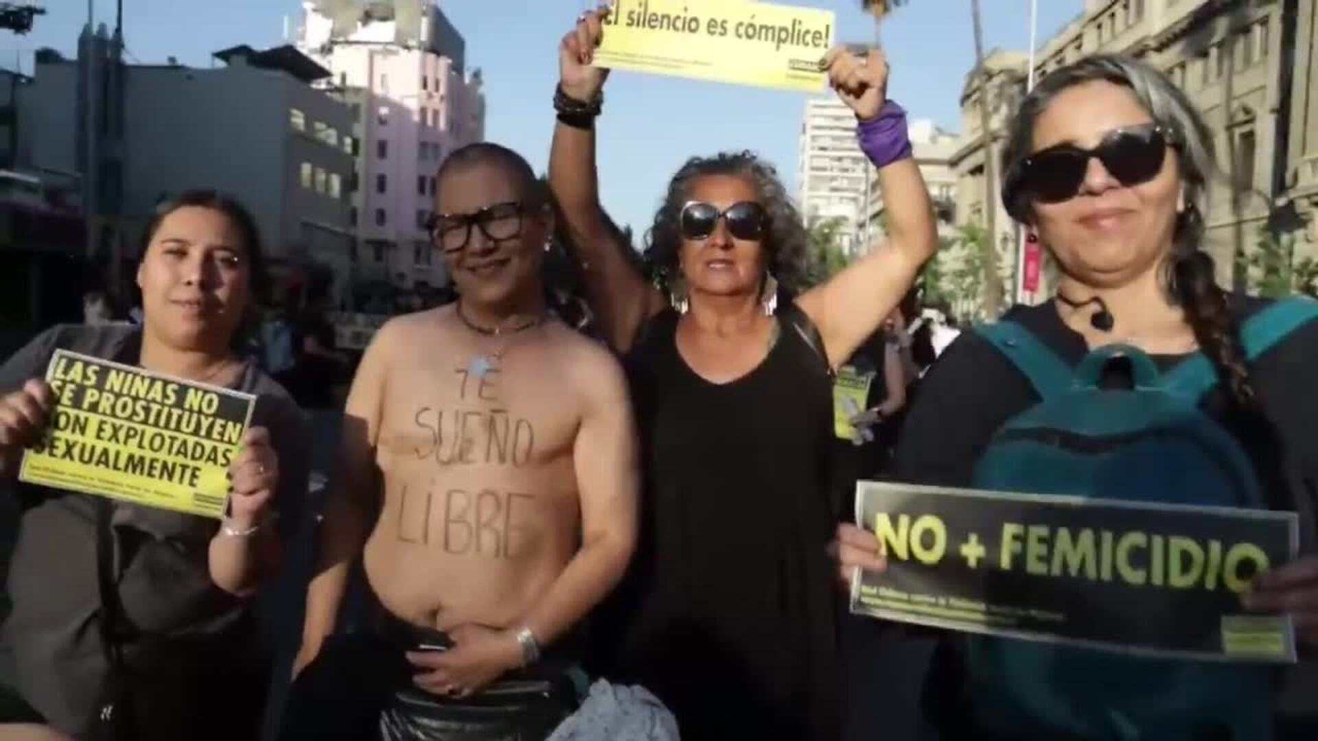 Miles de chilenas marchan contra la violencia en medio de escándalos ...