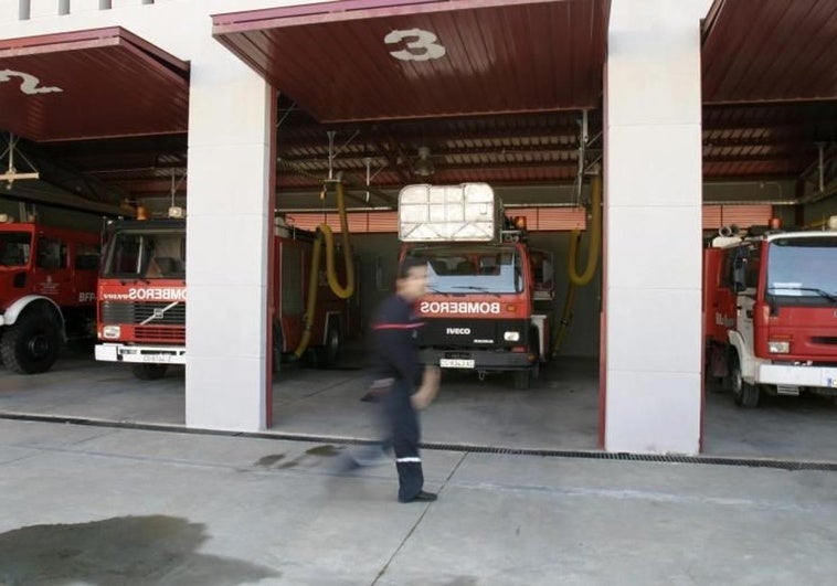 bomberos-parque-cordoba-kExB-U603402463036IoB-758x531@diario_abc.jpg