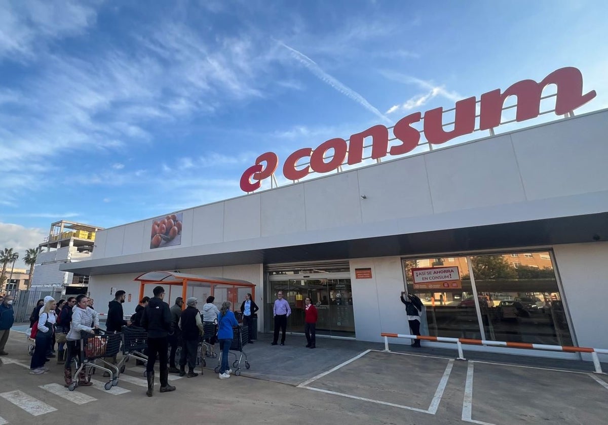 Consum reabre cuatro de las tiendas afectadas por la DANA en Paiporta, Aldaia, Catarroja y Picanya