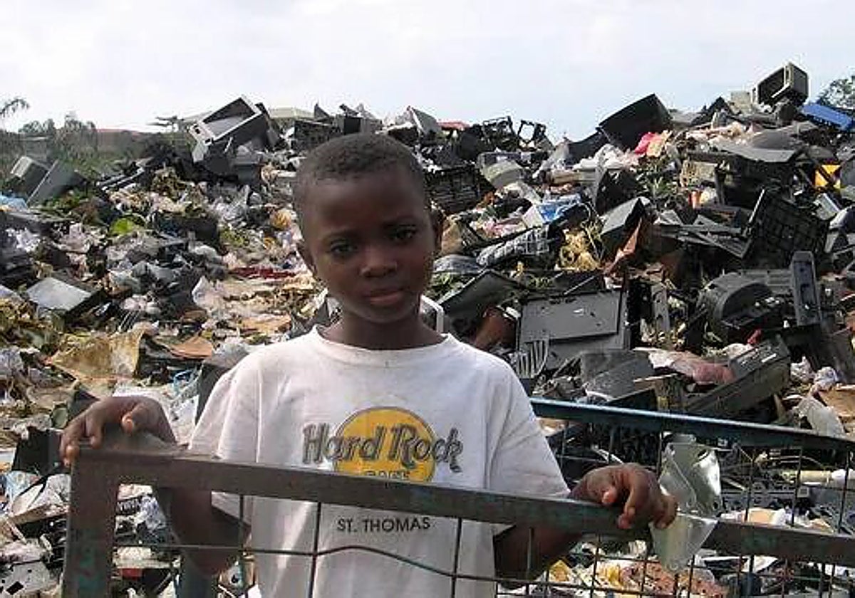El vertedero de basura electrónica más grande del mundo, en el barrio de Agbogbloshie