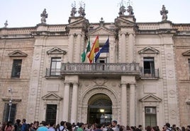 Las universidades públicas de Andalucía alertan de que podrían cerrar 2024 con déficit por el impago de la Junta