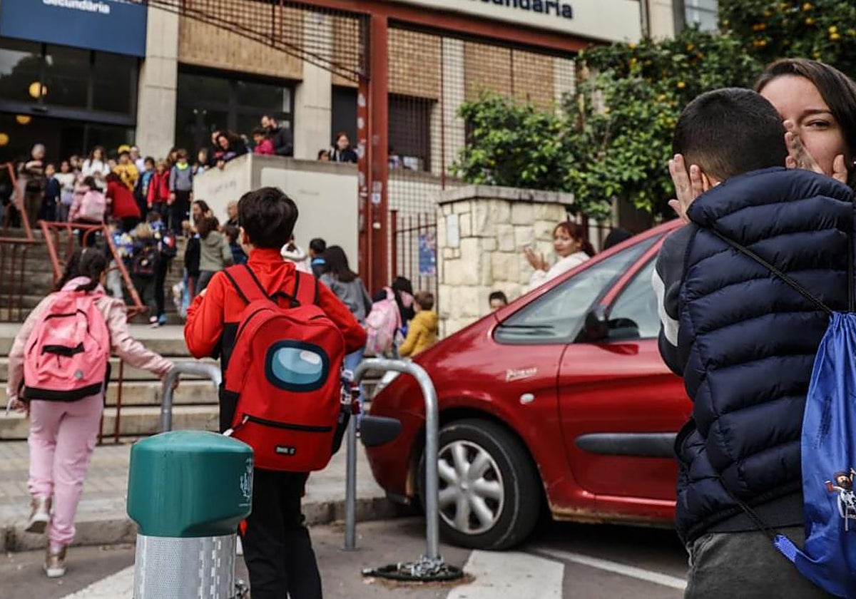 Escolares se reincorporan hace unos días a las clases tras la DANA en un municipio de Valencia