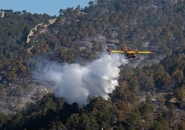 La Junta destina 61,2 millones para más medios aéreos en las próximas campañas  de lucha contra incendios forestales