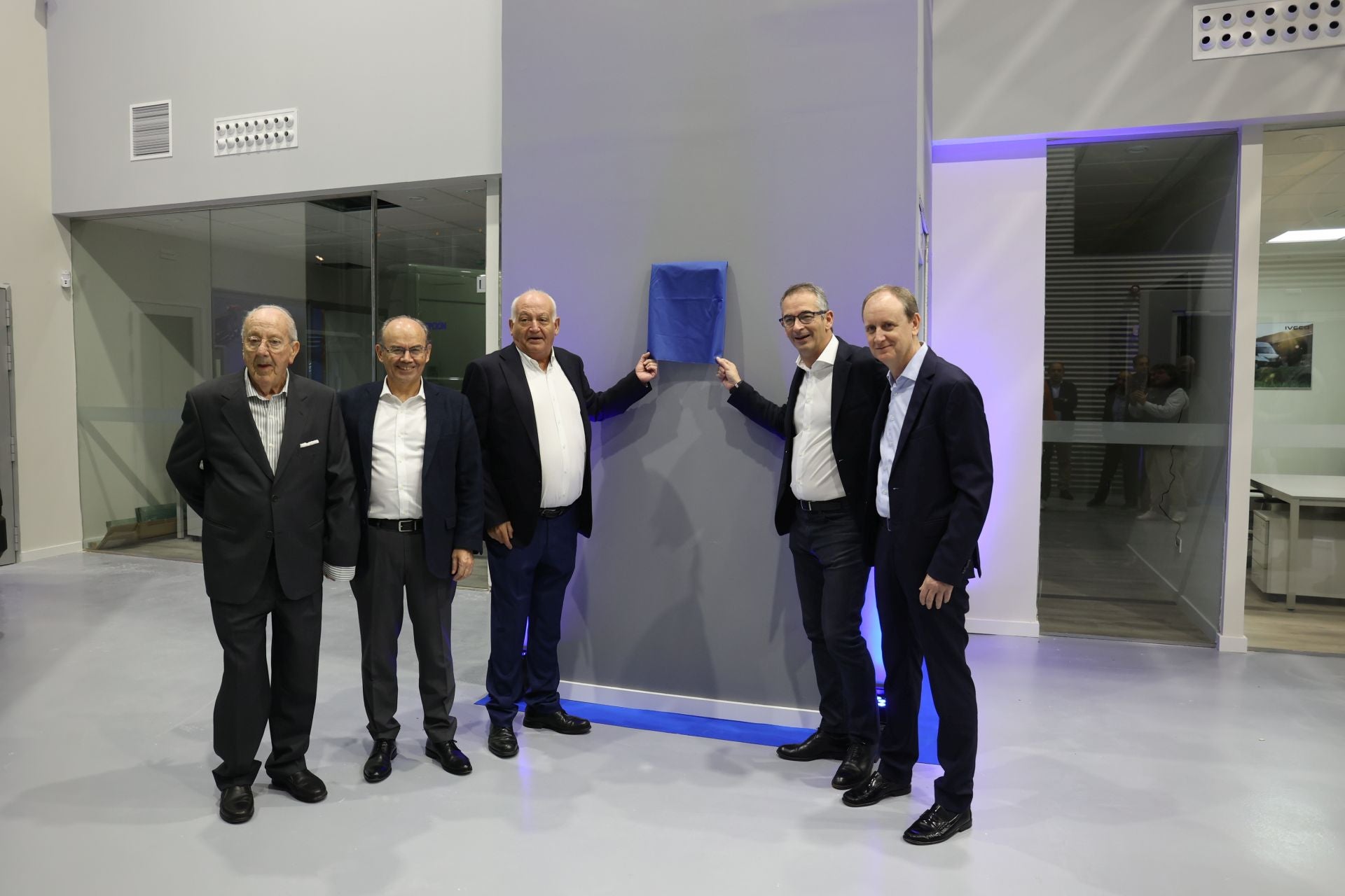 La inauguración del nuevo concesionario Veimancha de Iveco en Córdoba, en imágenes