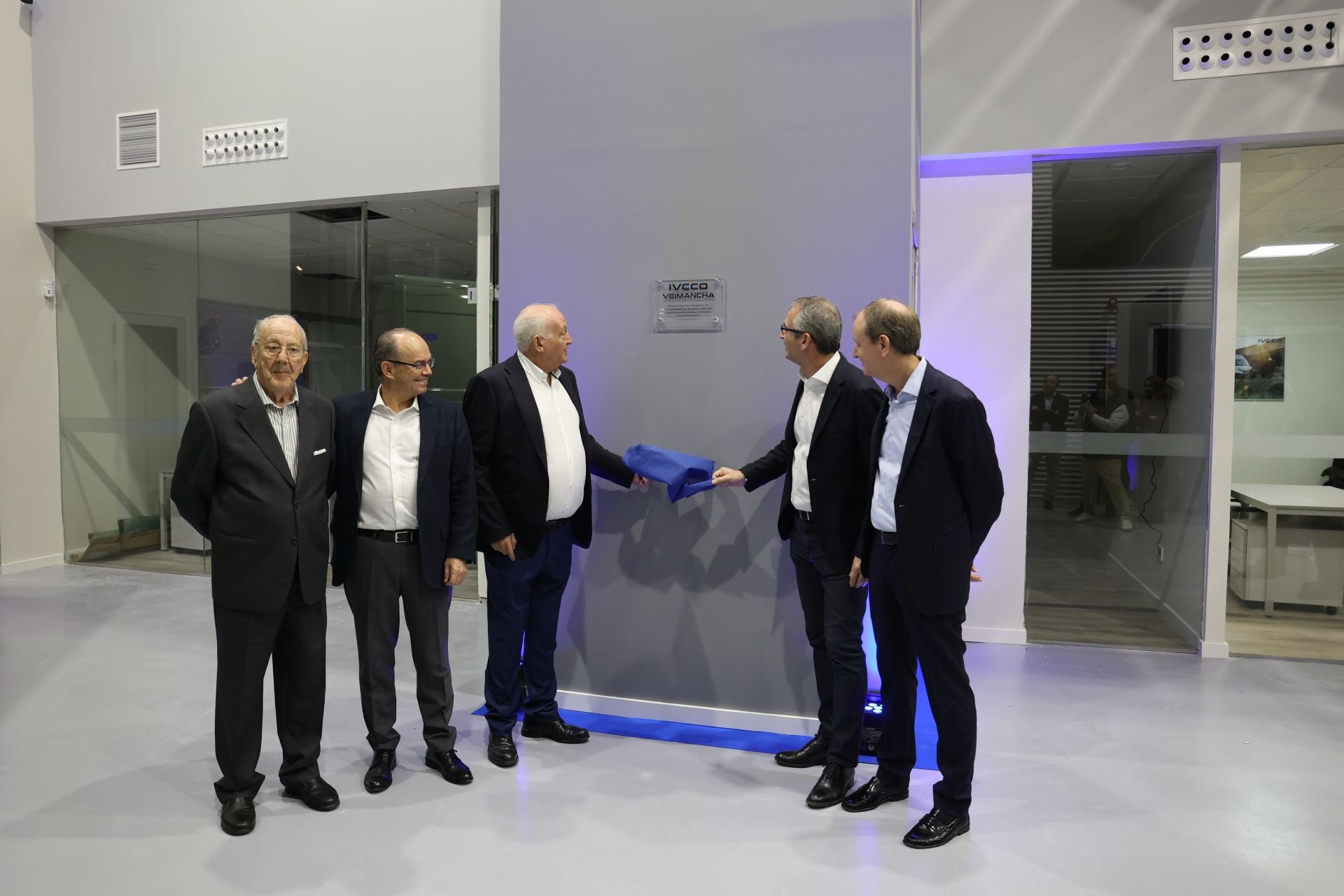 La inauguración del nuevo concesionario Veimancha de Iveco en Córdoba, en imágenes