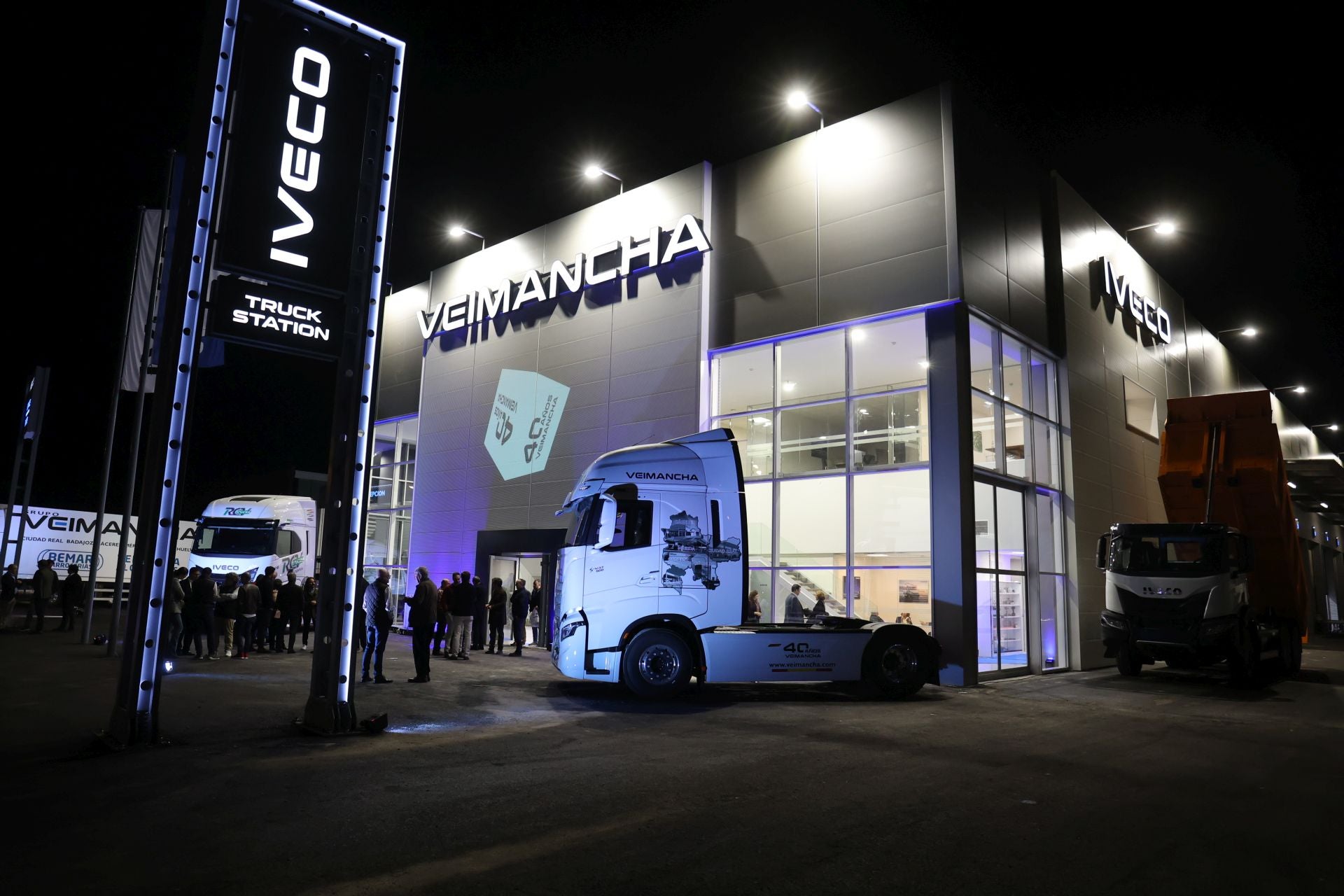 La inauguración del nuevo concesionario Veimancha de Iveco en Córdoba, en imágenes