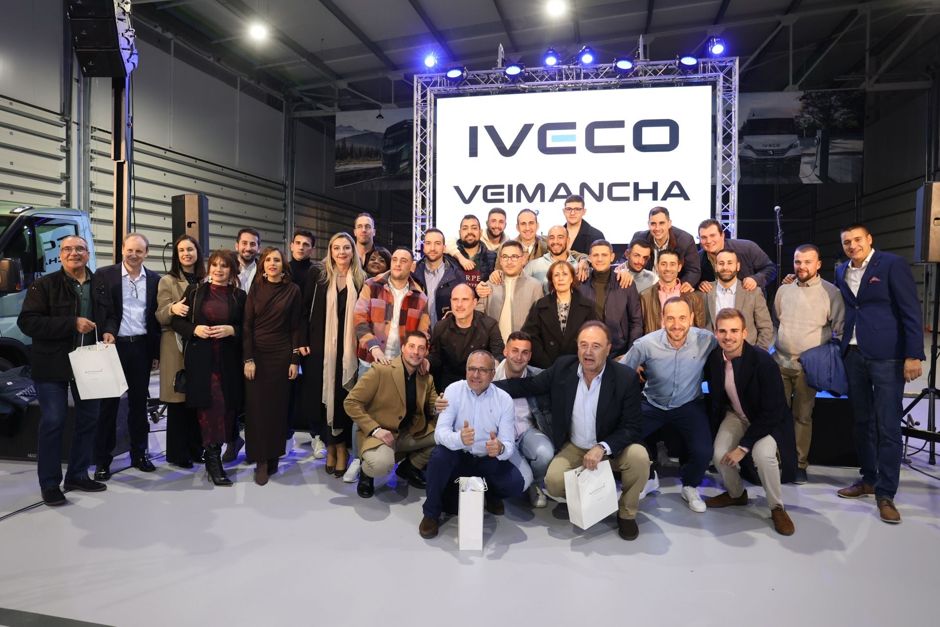 La inauguración del nuevo concesionario Veimancha de Iveco en Córdoba, en imágenes