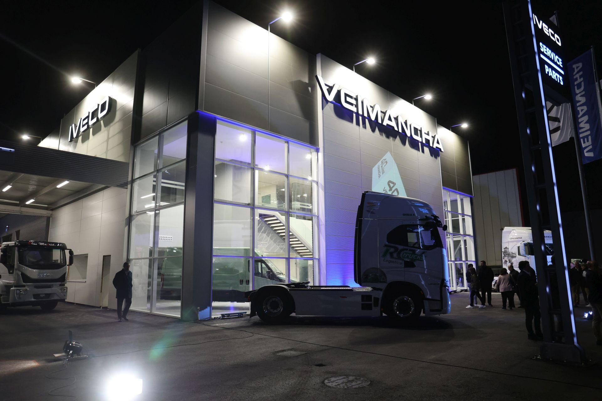 La inauguración del nuevo concesionario Veimancha de Iveco en Córdoba, en imágenes