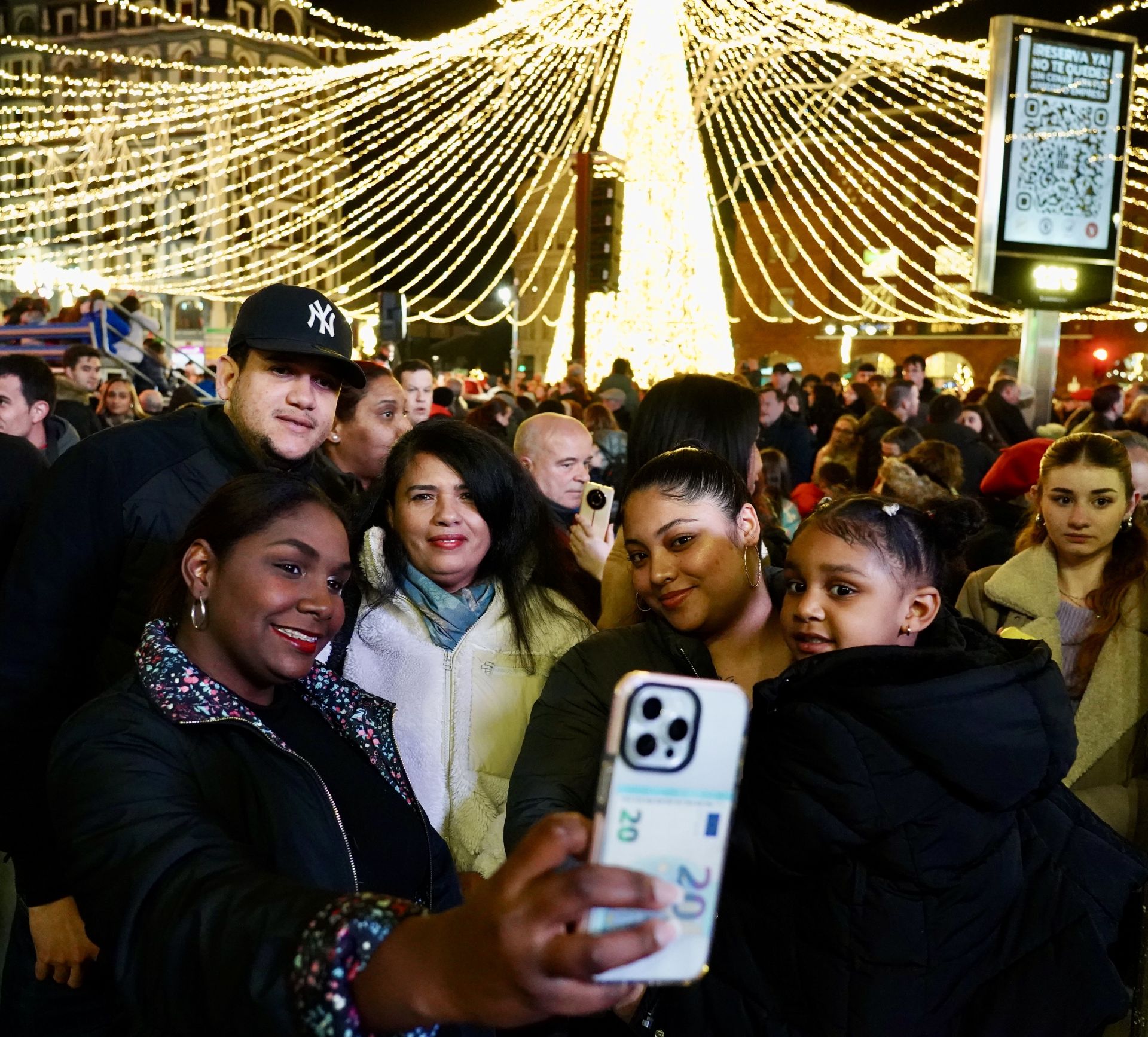 León, Ponferrada y Zamora encienden su Navidad «más espectacular»