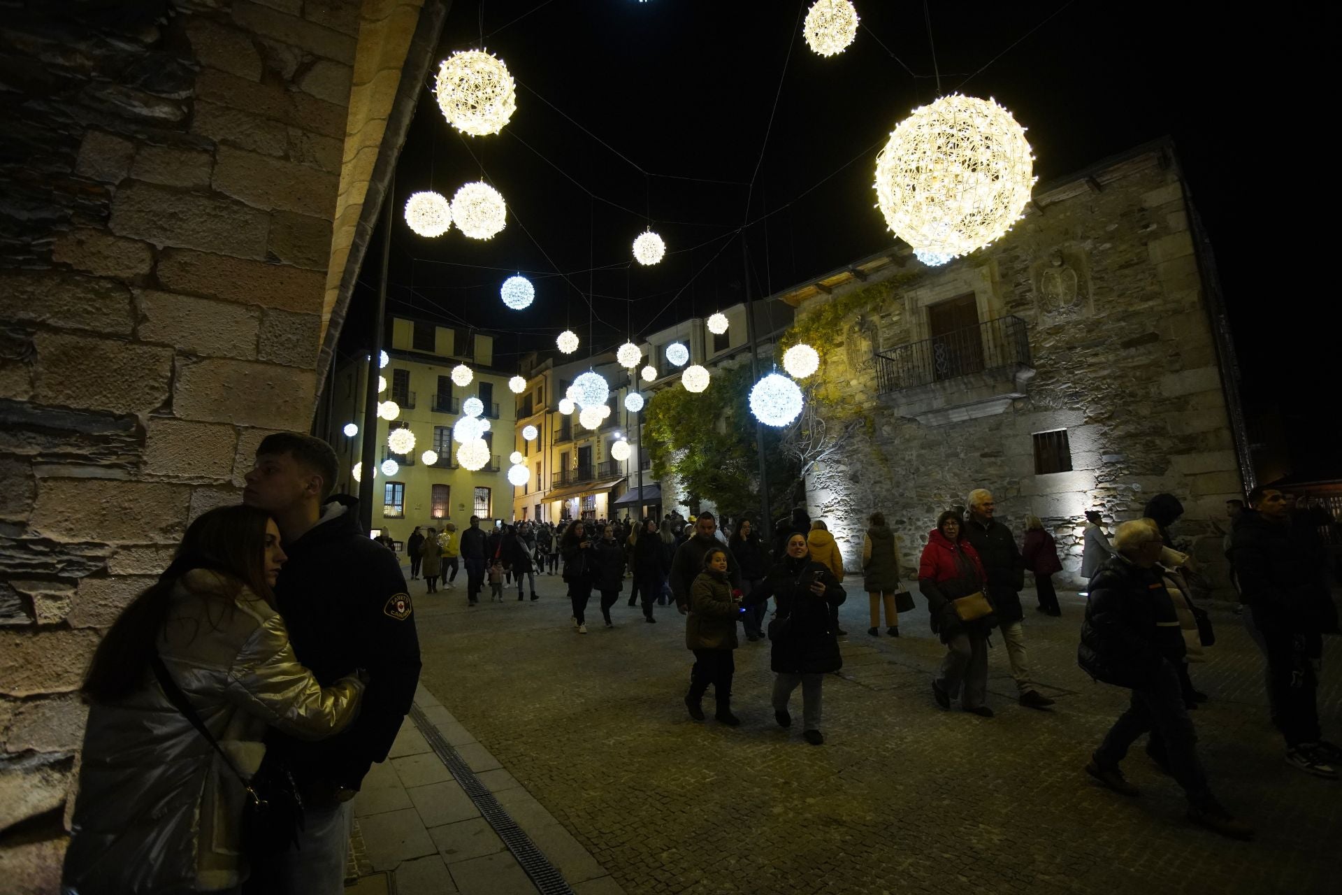 León, Ponferrada y Zamora encienden su Navidad «más espectacular»