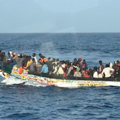 Rescatados 204 migrantes de dos cayucos en aguas de El Hierro