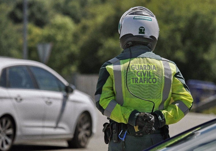 guardia-civil-trafico-RUTR8YAquzrf7Xk1vRMEyUM-758x531@diario_abc.jpg