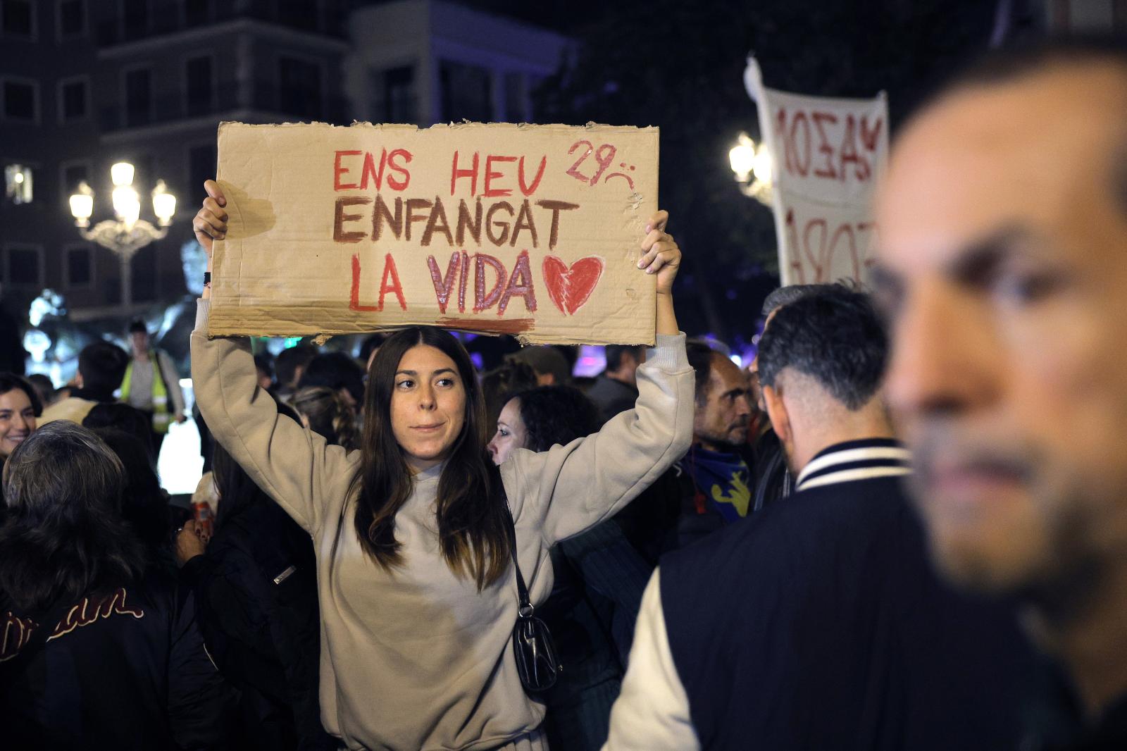 La manifestación en Valencia contra la gestión política de la DANA, en imágenes