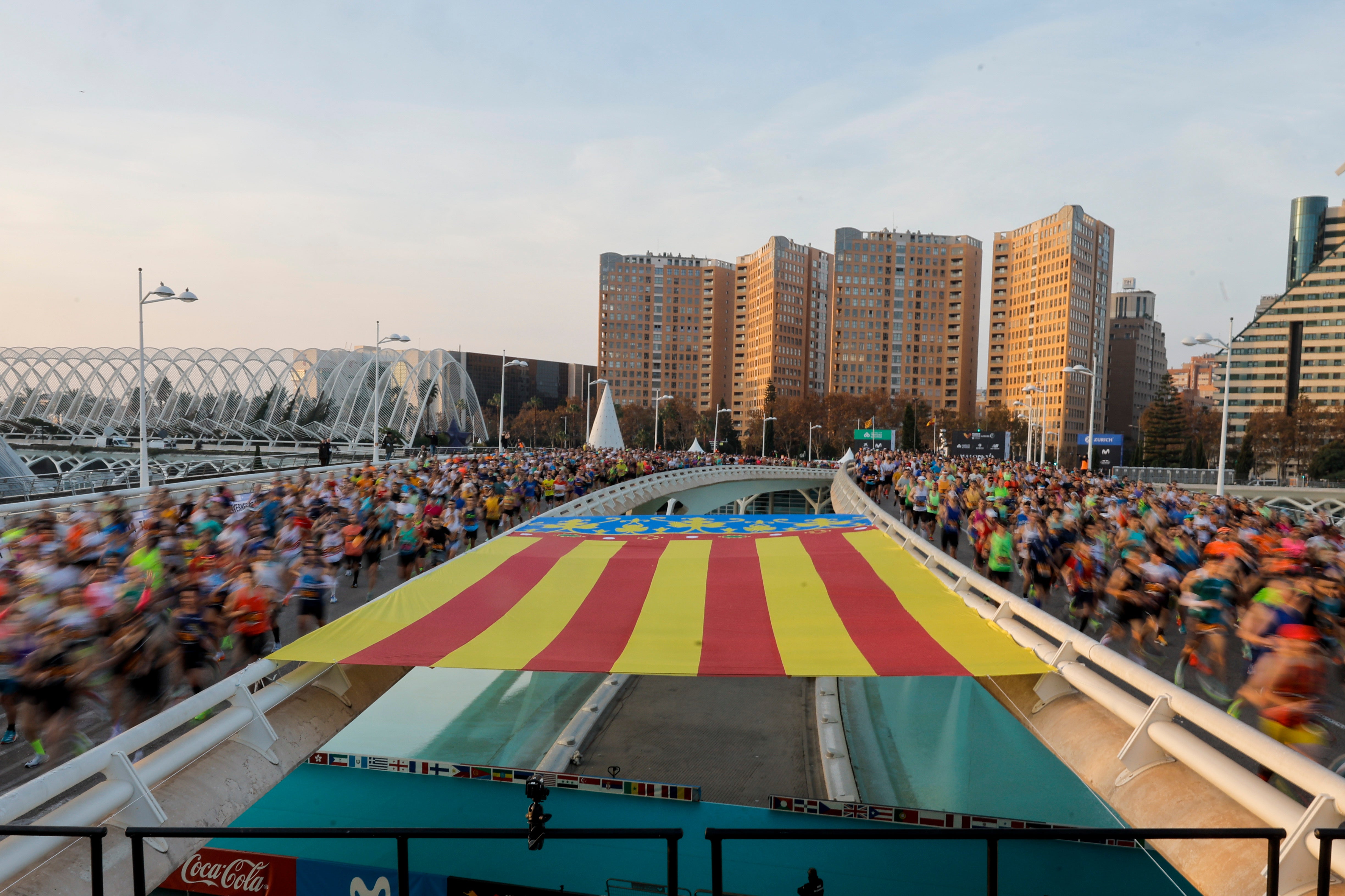 La Maratón de Valencia en apoyo a la DANA, en imágenes