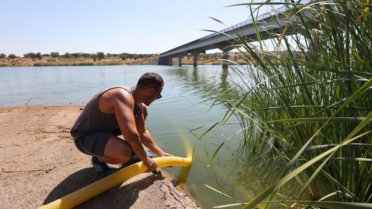 Control de agua en el embalse de La Colada