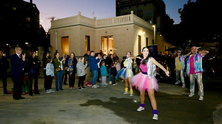 Danses en el encuentro que arranca el programa de actividades navideñas