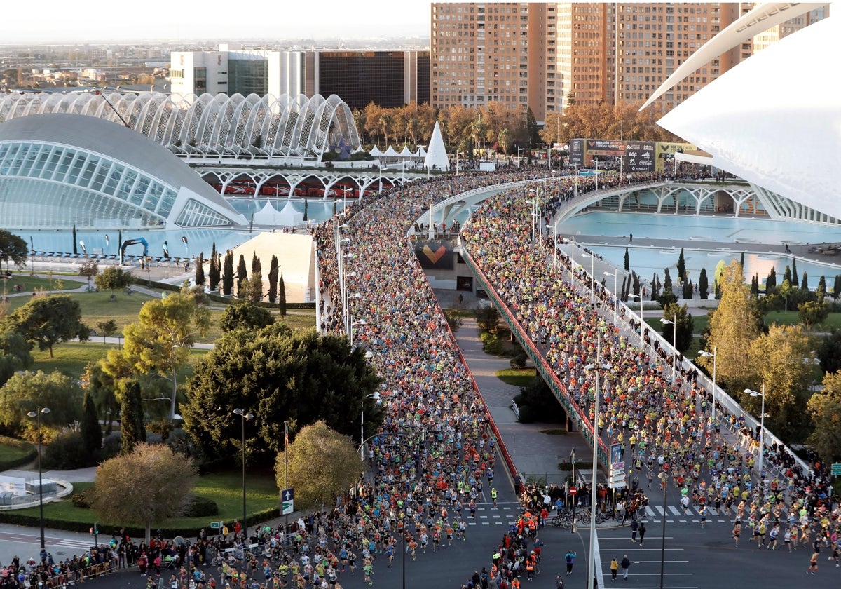 Vista general de la salida de la maratón Valencia