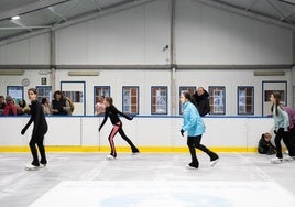 Reabre la pista de hielo de Bonaire un mes después de la DANA en Valencia