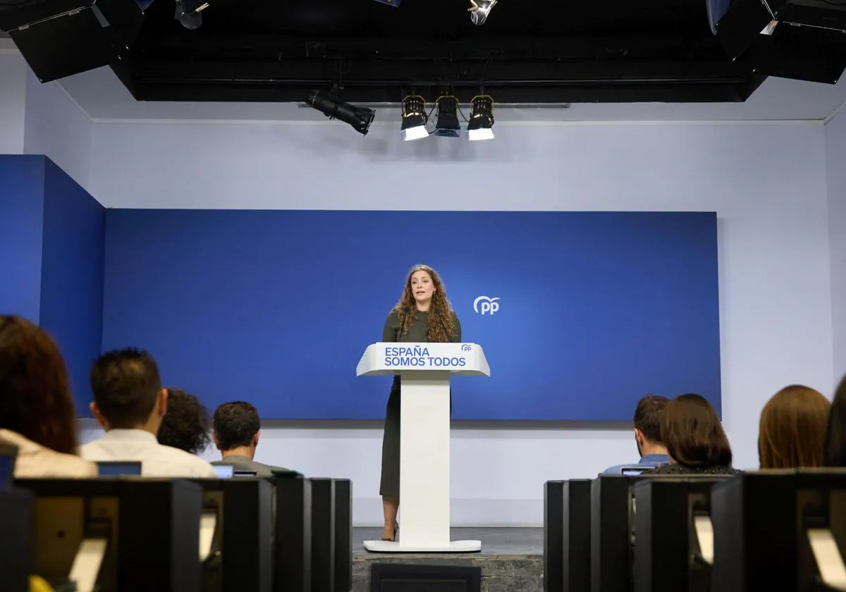 La vicesecretaria de Sanidad y Educación del PP, Ester Muñoz, en rueda de prensa