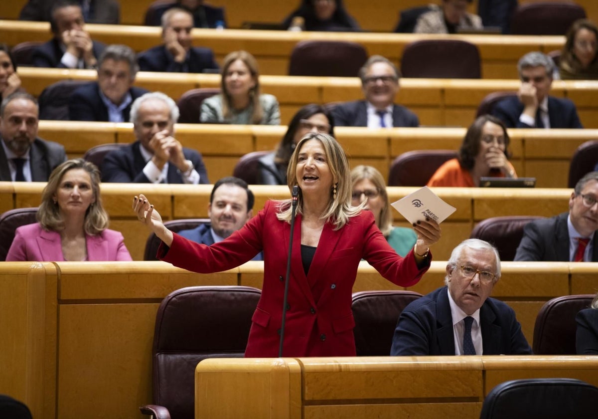 La portavoz popular en el Senado, Alicia García en la sesión de Control al Gobierno de este martes