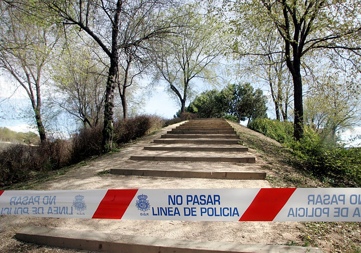 Precinto policial en el parque de Pradolongo, en una imagen de archivo
