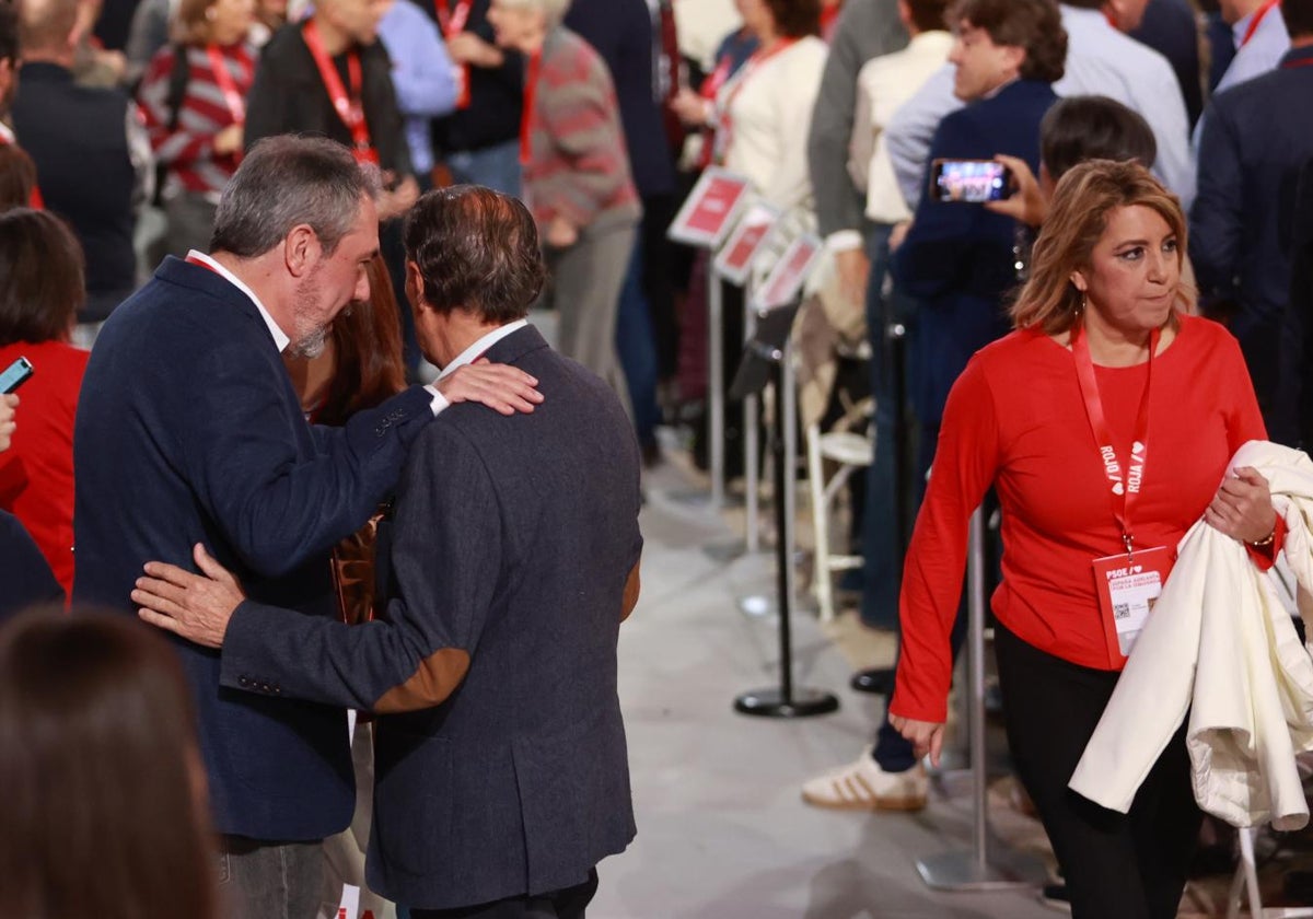 Susana Díaz, en el Congreso Federal del PSOE en Sevilla. A la izquierda, Juan Espadas