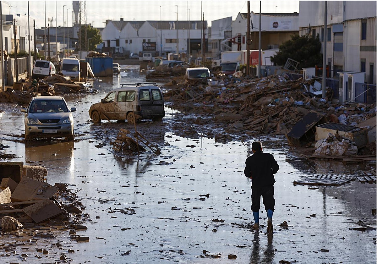 Empresas afectadas por la riada de la DANA en el polígono industrial de Catarroja (Valencia)