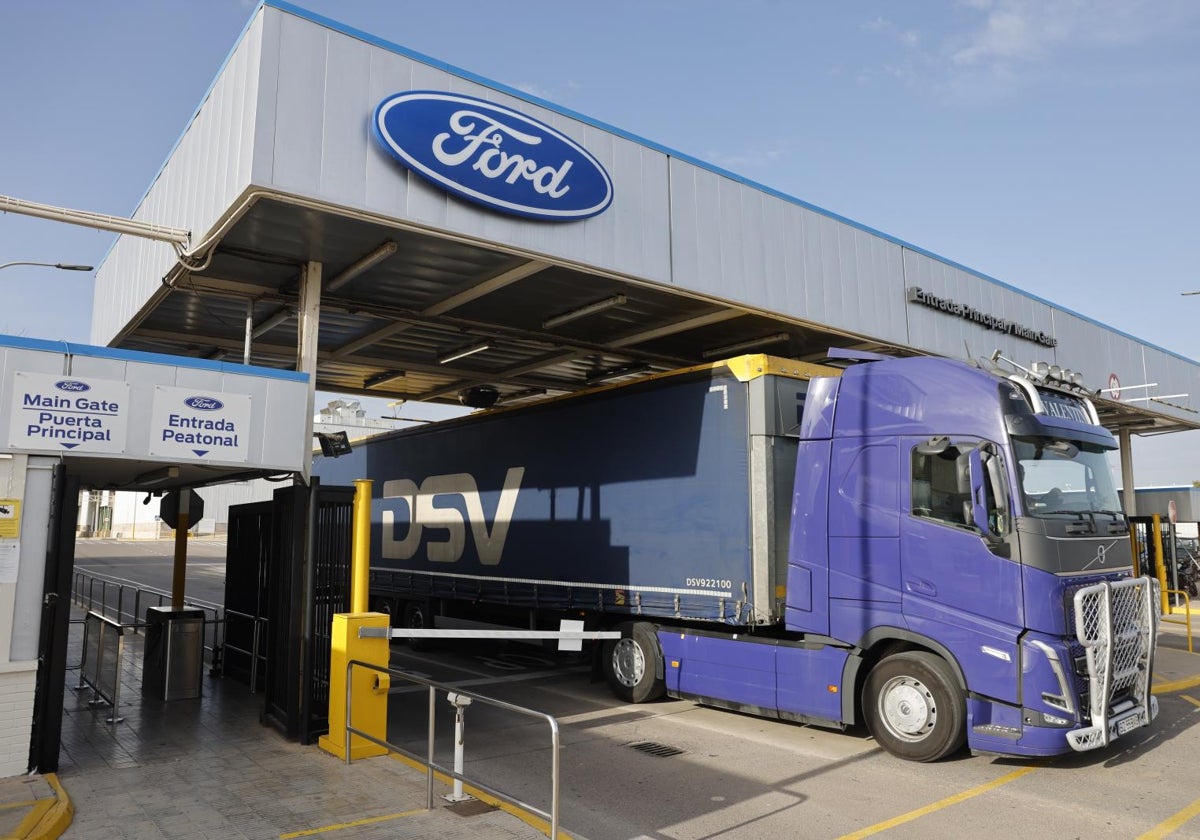 Vista del exterior de la factoría Ford en Almussafes (Valencia)