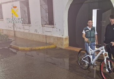 Tres detenidos tras la agresión a un menor en el metro de Valencia para robarle la bicicleta y extorsionarle para recuperarla