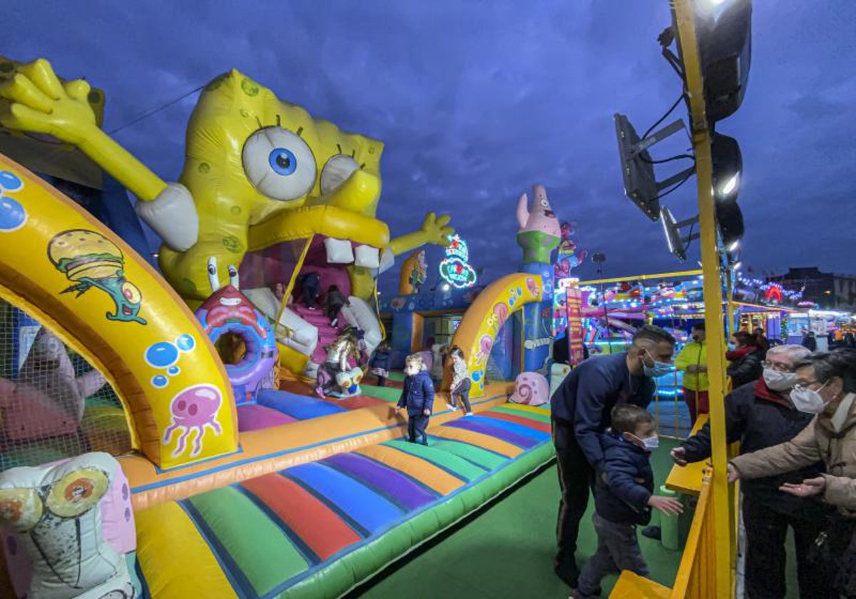 Imagen de archivo tomada en la feria de atracciones de Navidad de Valencia