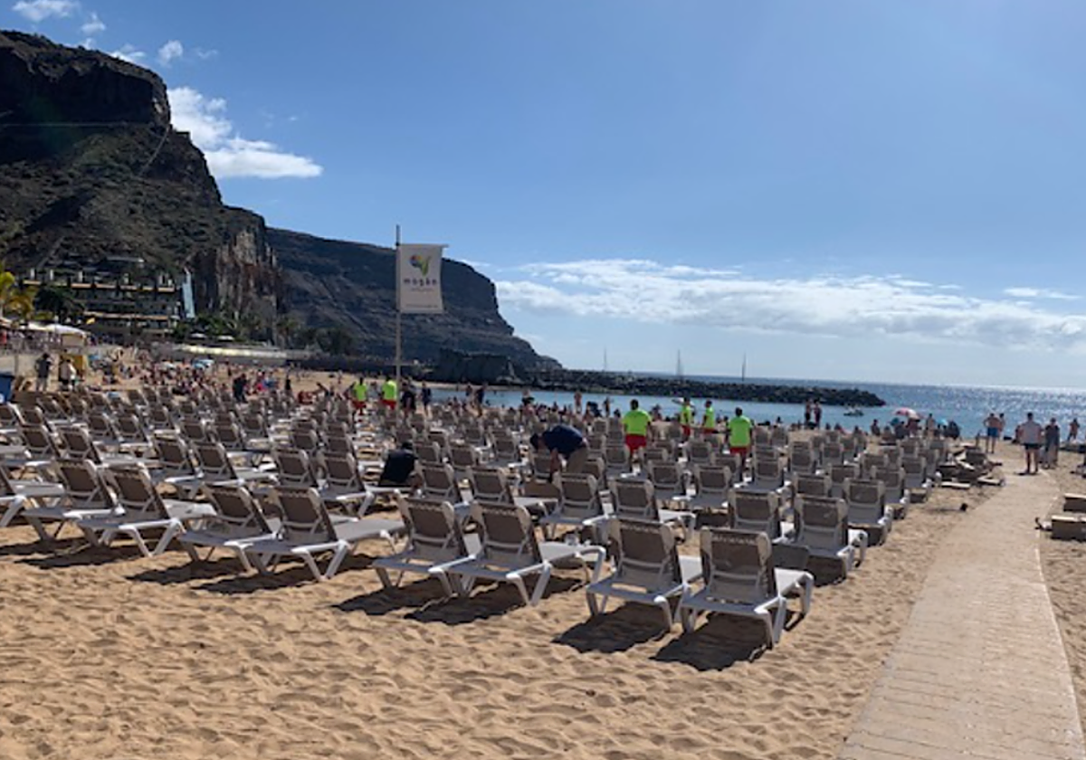 Playa de Mogán en foto de archivo
