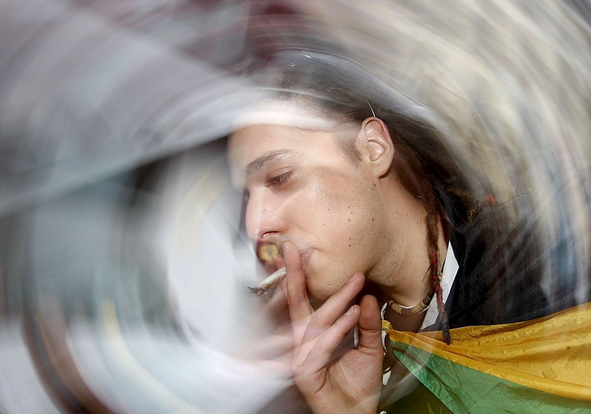 Un joven participante en la Marcha Mundial de la Marihuana, en una imagen de archivo