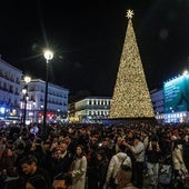 Los paseantes del centro de Madrid: «Es la guerra, pero sabemos a lo que venimos»