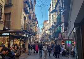 El puente de la Inmaculada y el ambiente navideño desbordan Toledo de turistas