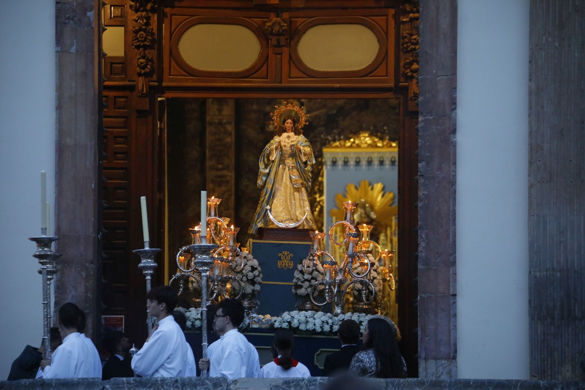 La procesión de la Inmaculada con los jóvenes de Córdoba, en imágenes